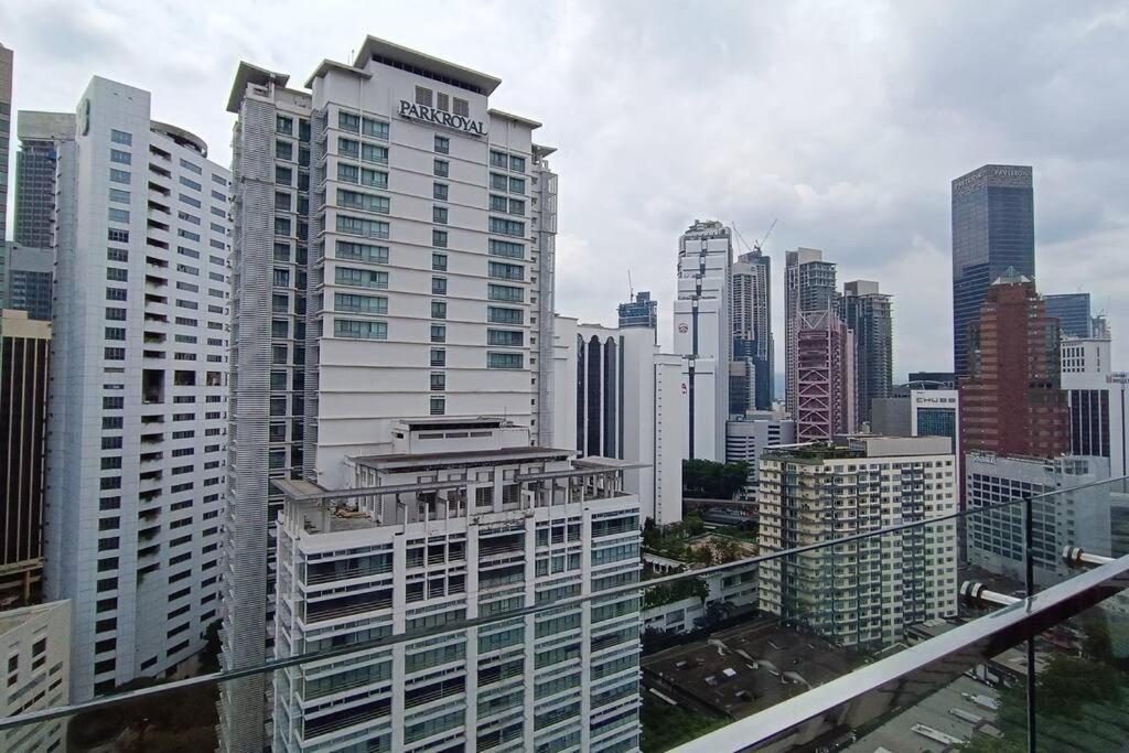 A05 Bukit Ceylon Kl Tower View Balcony Apartment Kuala Lumpur Exterior photo
