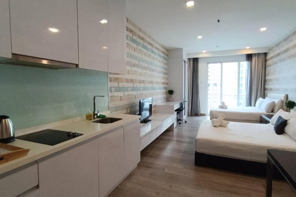 A05 Bukit Ceylon Kl Tower View Balcony Apartment Kuala Lumpur Exterior photo
